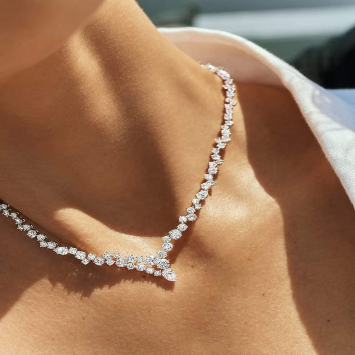 NECKLESS