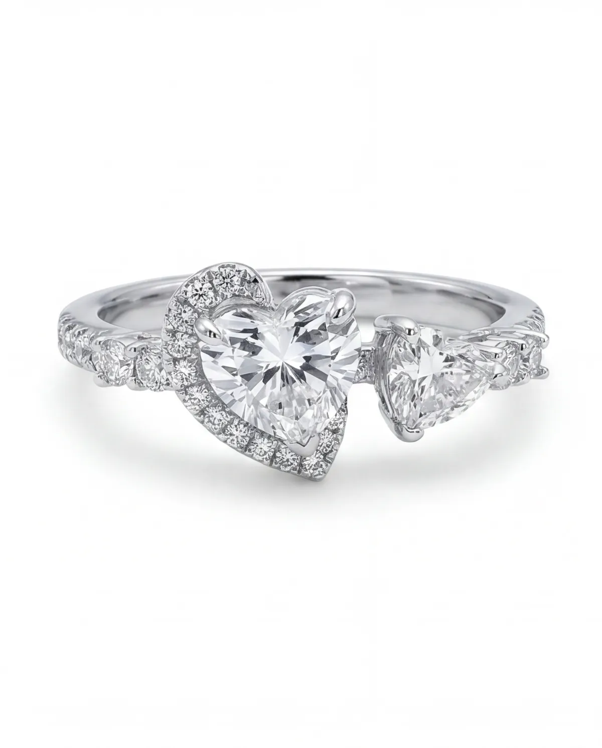 Heart-cut EF VVS Diamond Engagement Ring in 18k White Gold